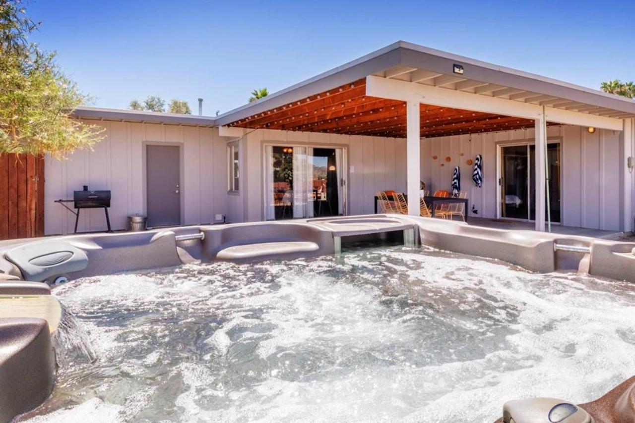 Made In The Shade - Central, Hot Tub, Ac, Sleeps 8 Villa Joshua Tree Kültér fotó